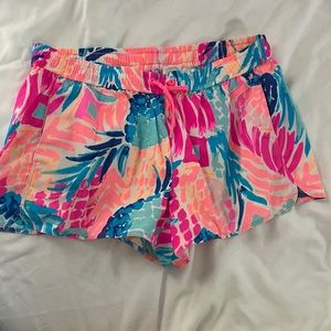 Lilly Pulitzer luxletic shorts Large